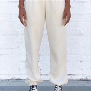 Brandy Melville Ivory Rosa sweatpants